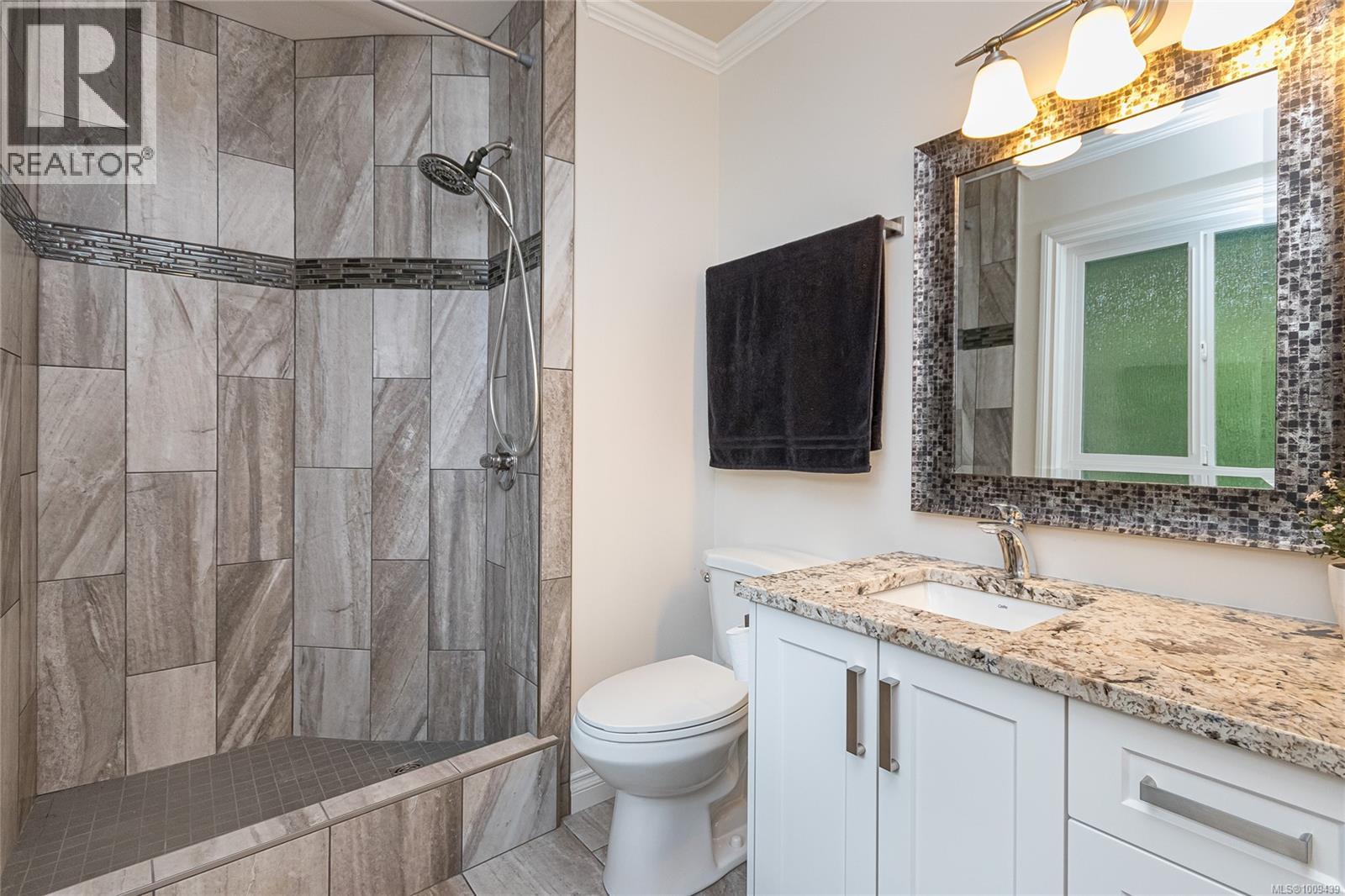 1074 Glen Forest Way, Metchosin