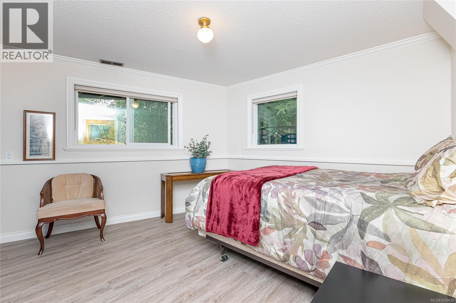 1074 Glen Forest Way, Metchosin