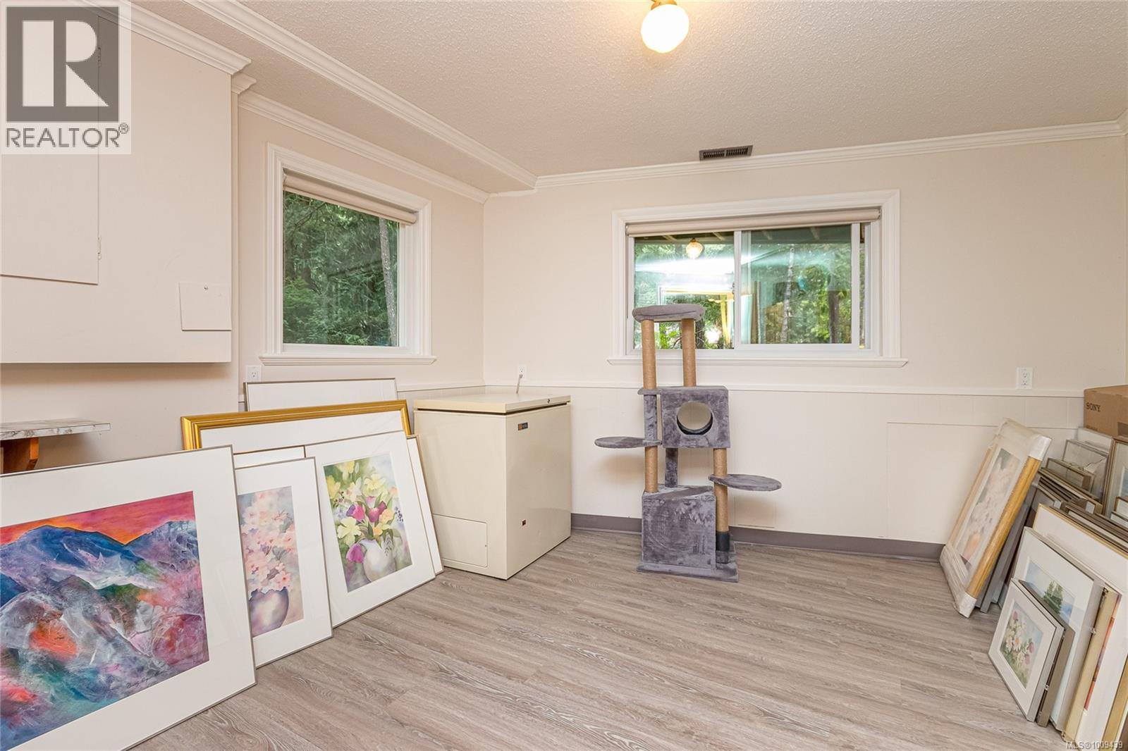1074 Glen Forest Way, Metchosin