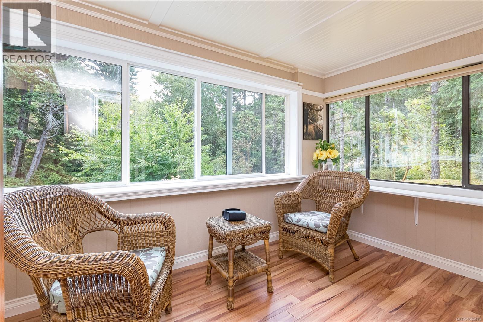 1074 Glen Forest Way, Metchosin