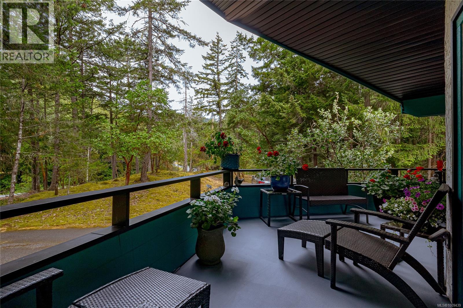 1074 Glen Forest Way, Metchosin