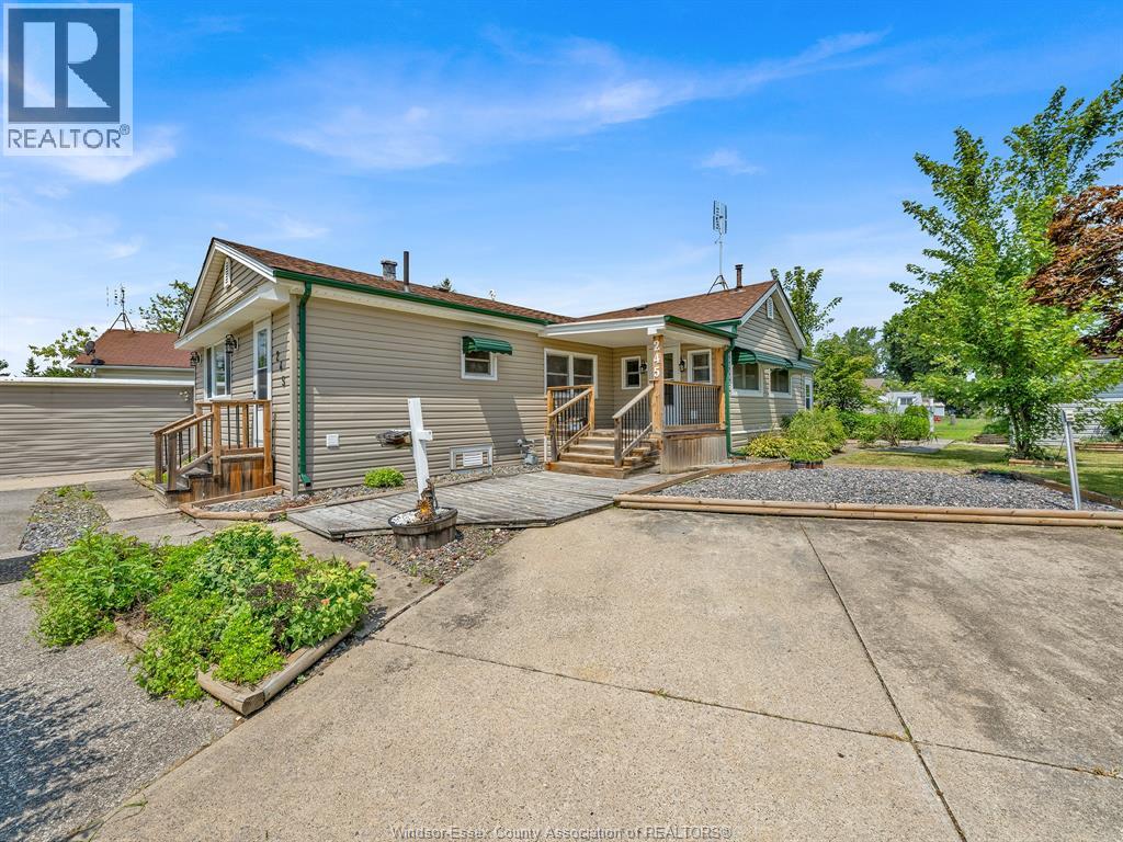 Photo 10 of 245 Beverly, Essex ON