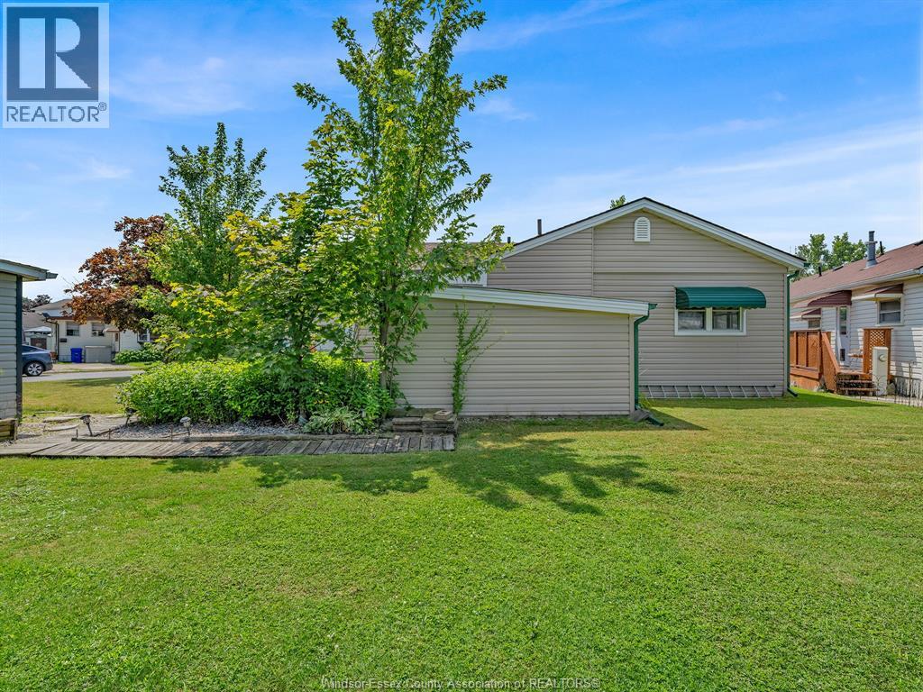 Photo 6 of 245 Beverly, Essex ON