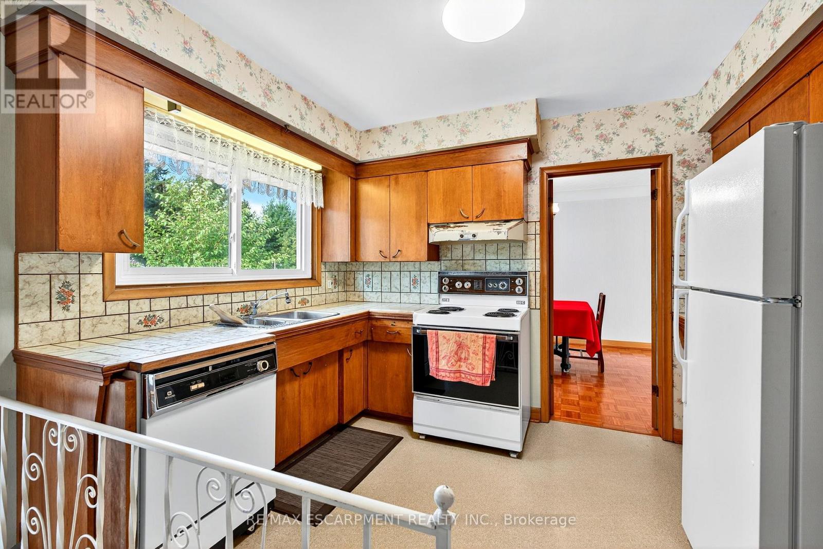 Photo 17 of 171 Bendamere Avenue, Hamilton ON