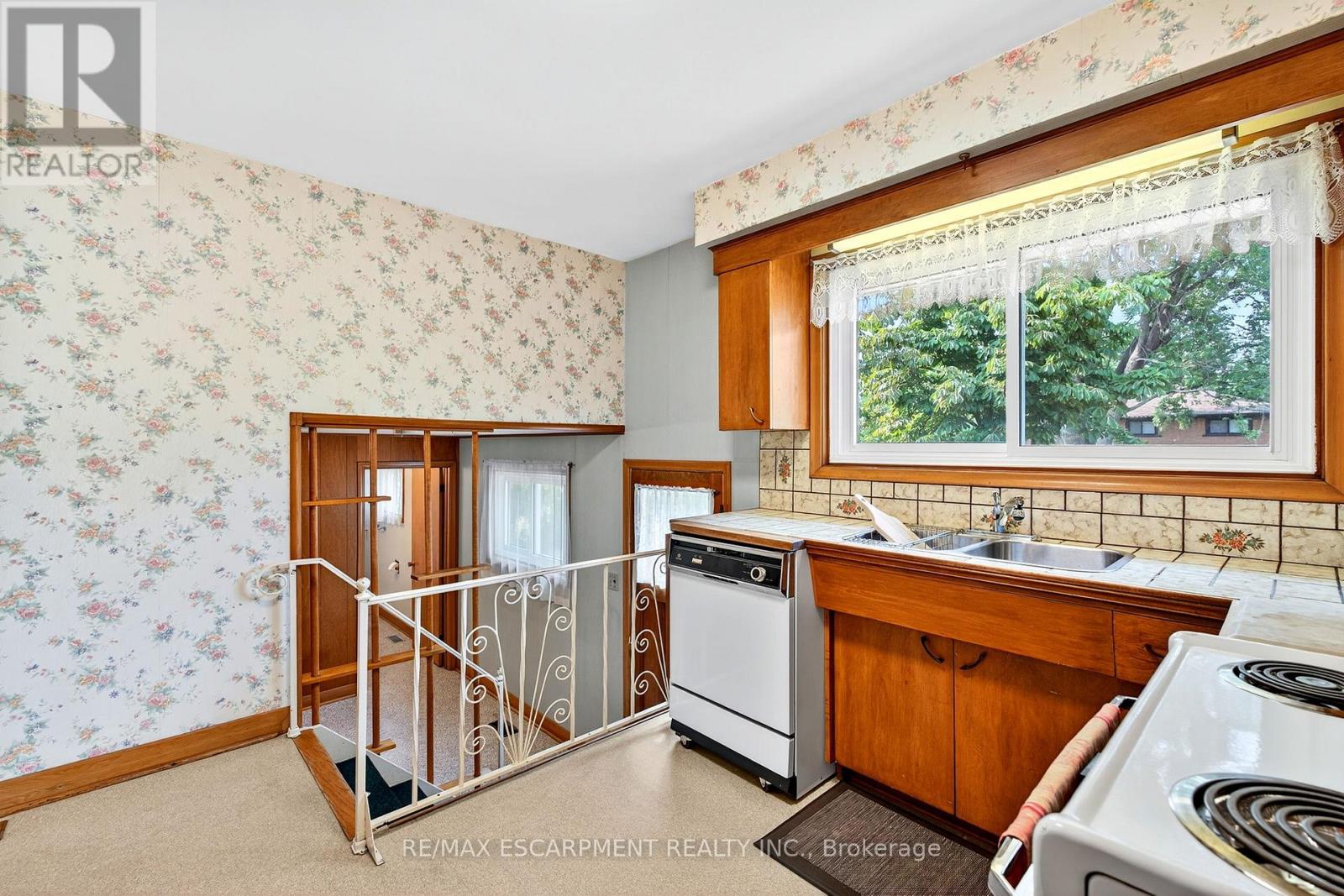 Photo 22 of 171 Bendamere Avenue, Hamilton ON