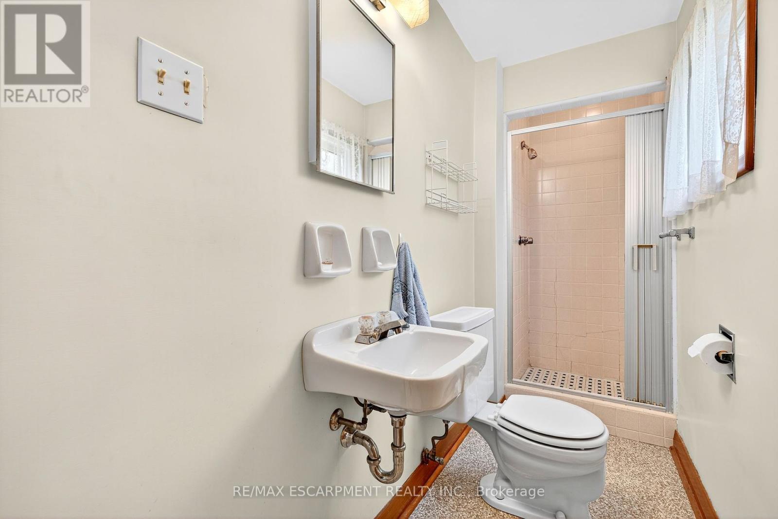 Photo 7 of 171 Bendamere Avenue, Hamilton ON