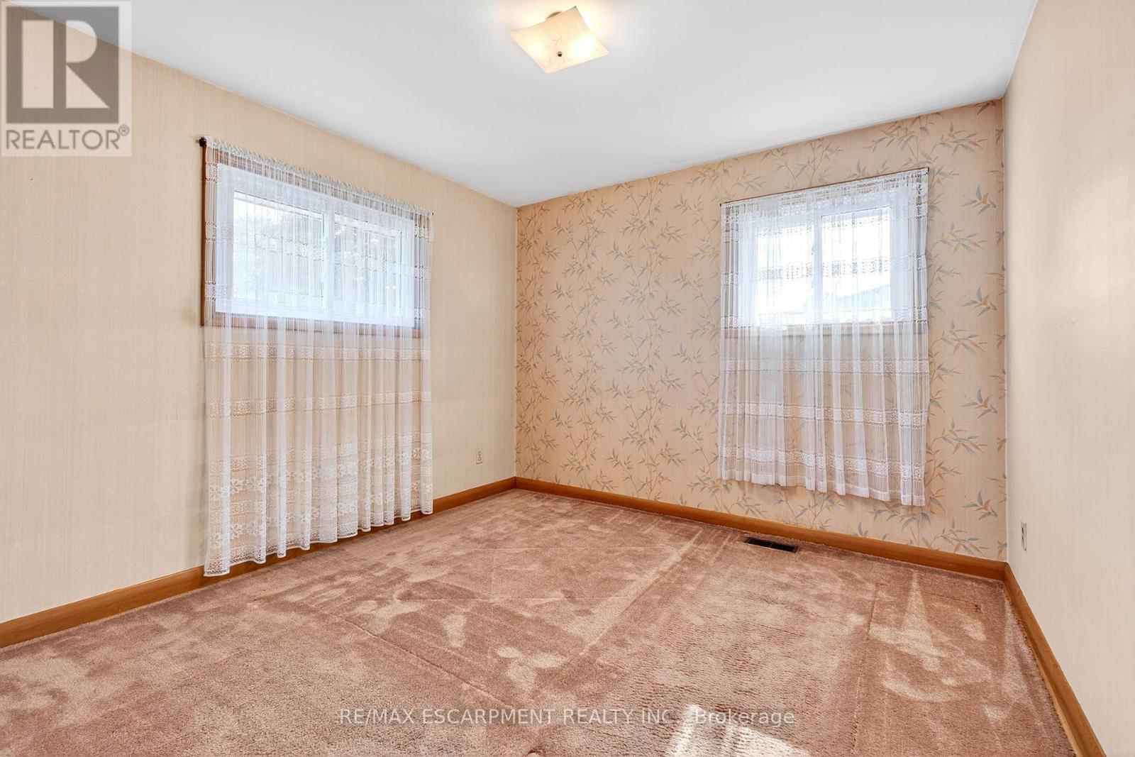 Photo 18 of 171 Bendamere Avenue, Hamilton ON