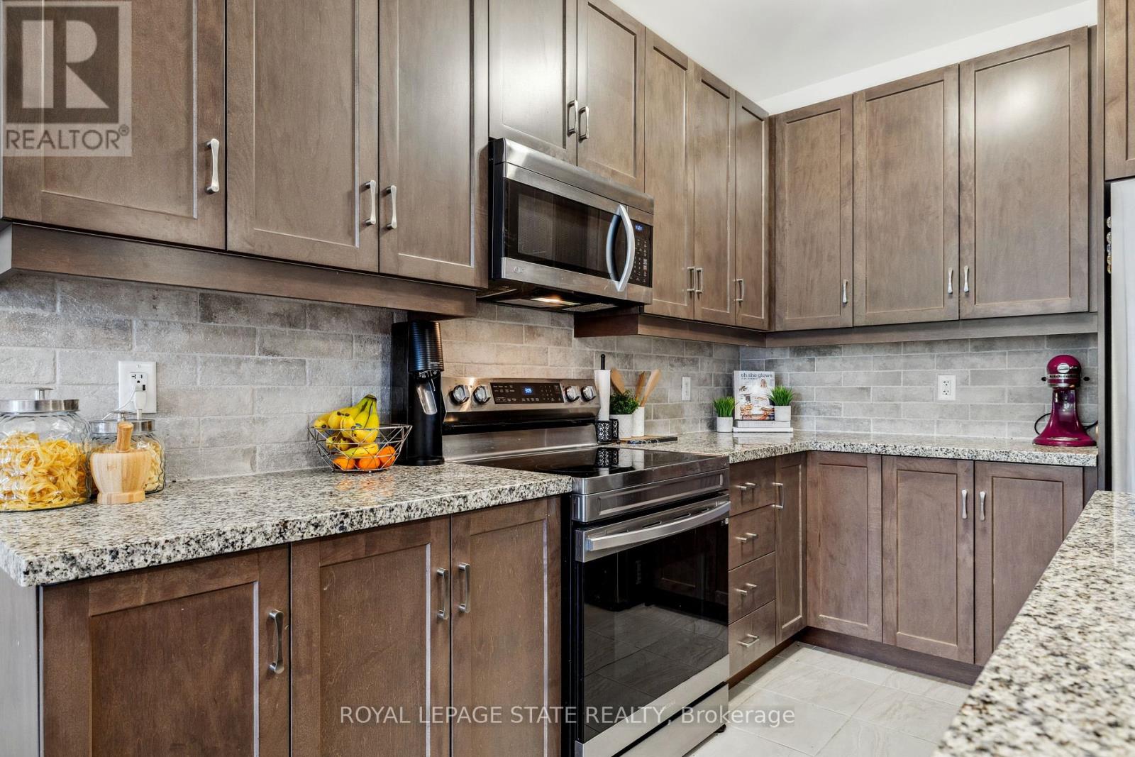 Photo 29 of 18 South Coast Circle, Fort Erie ON