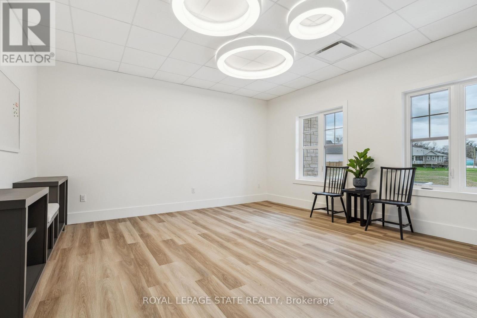 Photo 34 of 18 South Coast Circle, Fort Erie ON