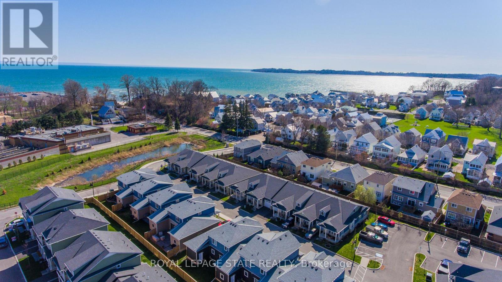 Photo 7 of 18 South Coast Circle, Fort Erie ON