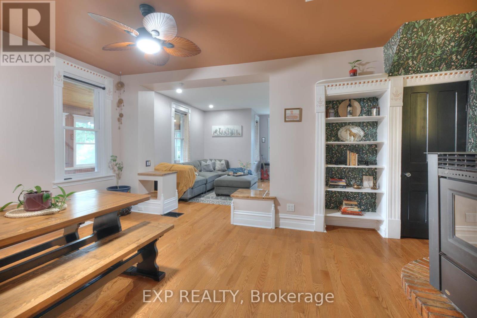 Photo 14 of 2027 Victoria Street, Howick ON