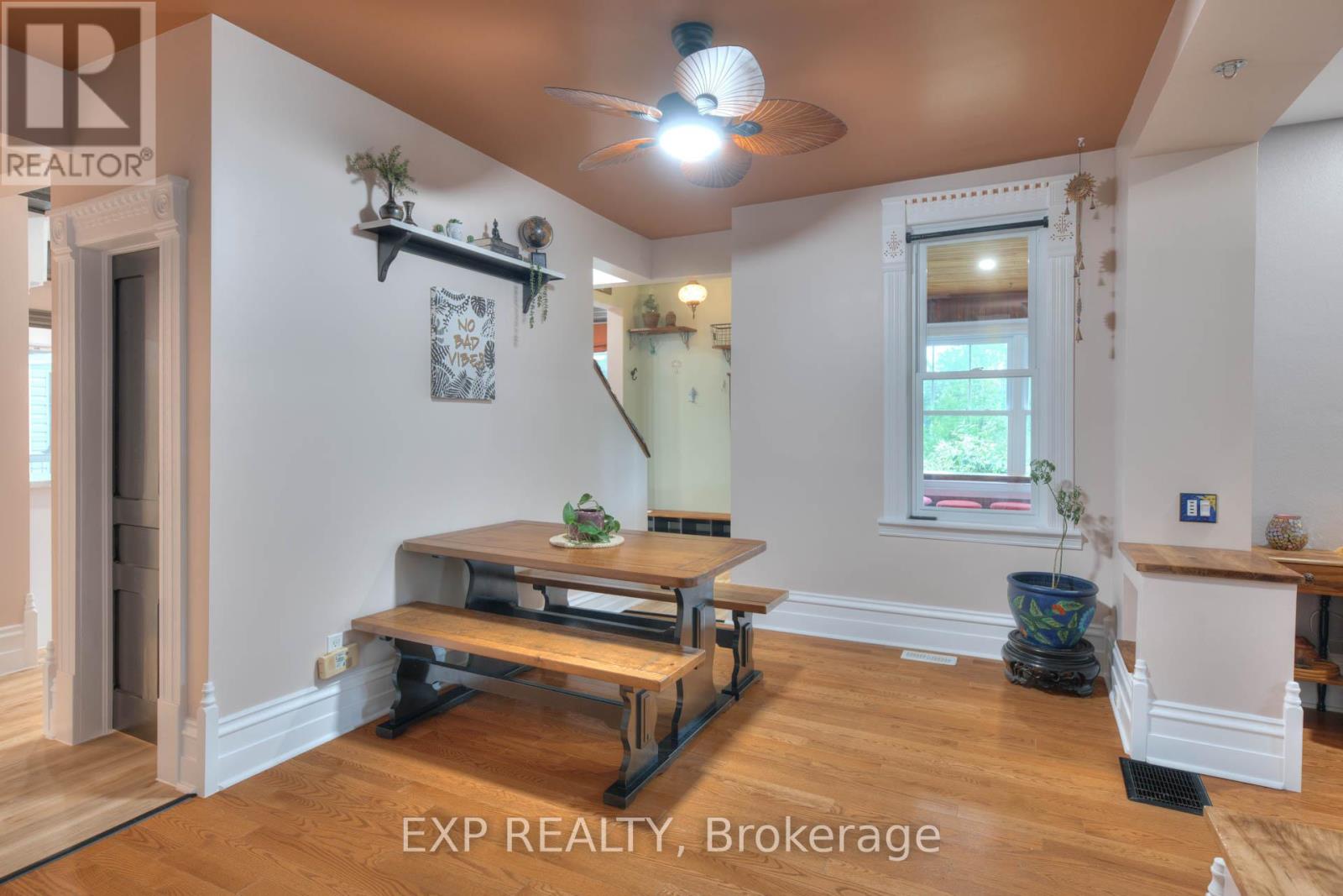 Photo 15 of 2027 Victoria Street, Howick ON