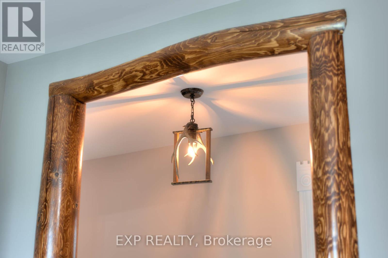 Photo 25 of 2027 Victoria Street, Howick ON
