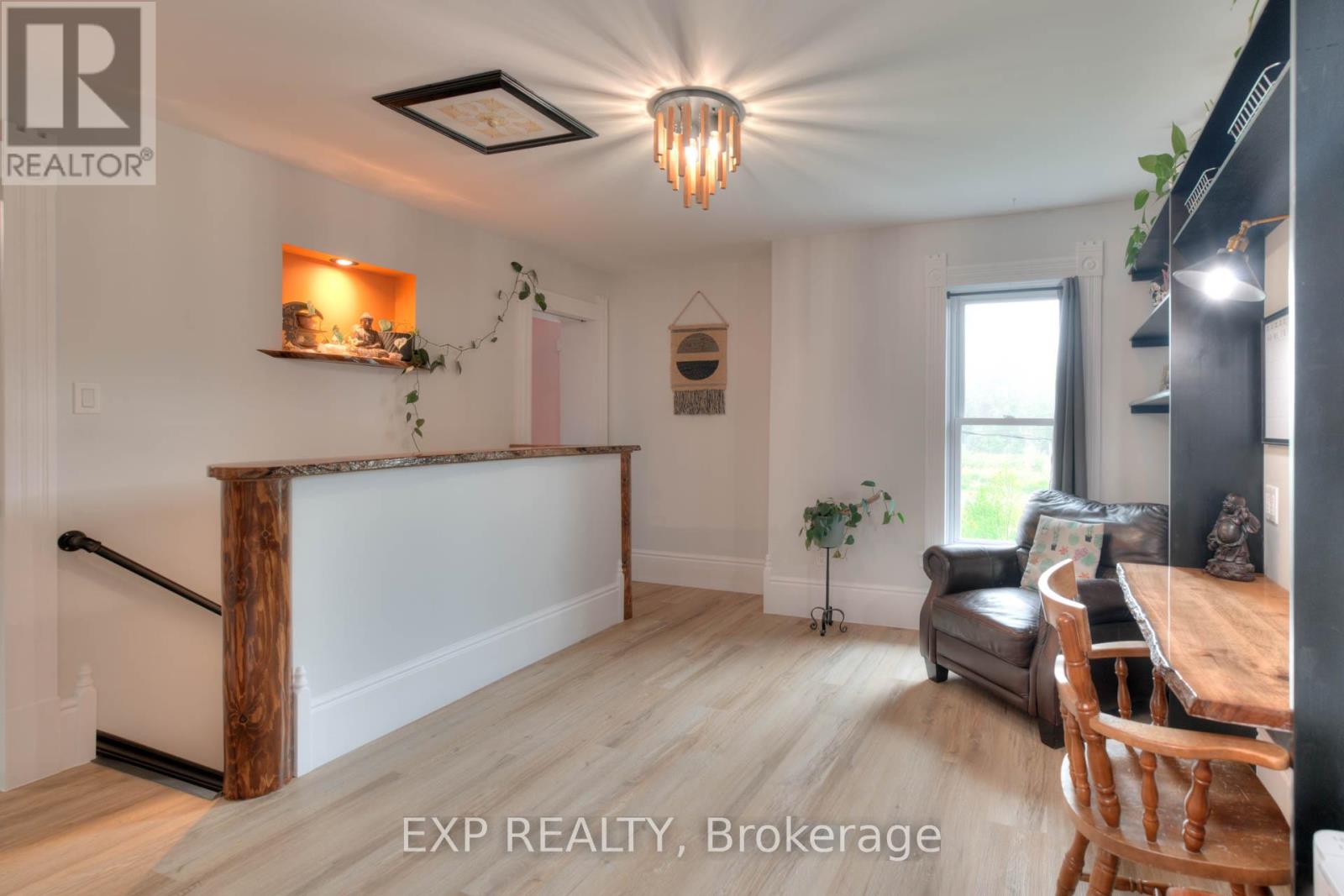 Photo 26 of 2027 Victoria Street, Howick ON