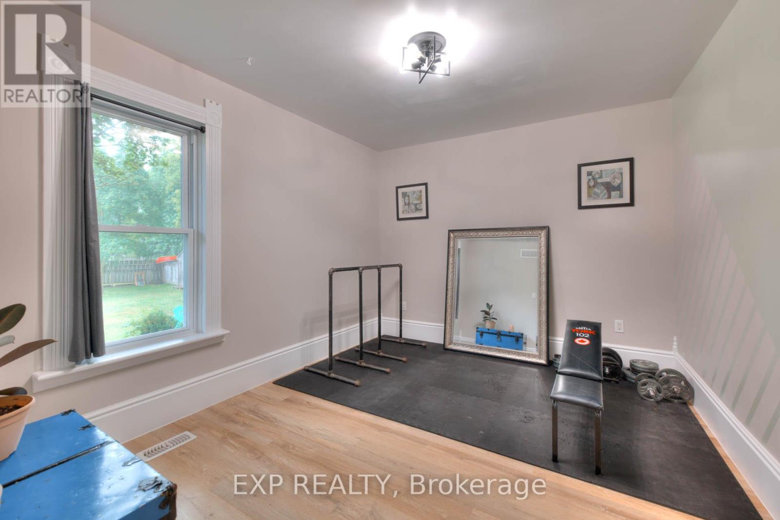 Photo 34 of 2027 Victoria Street, Howick ON