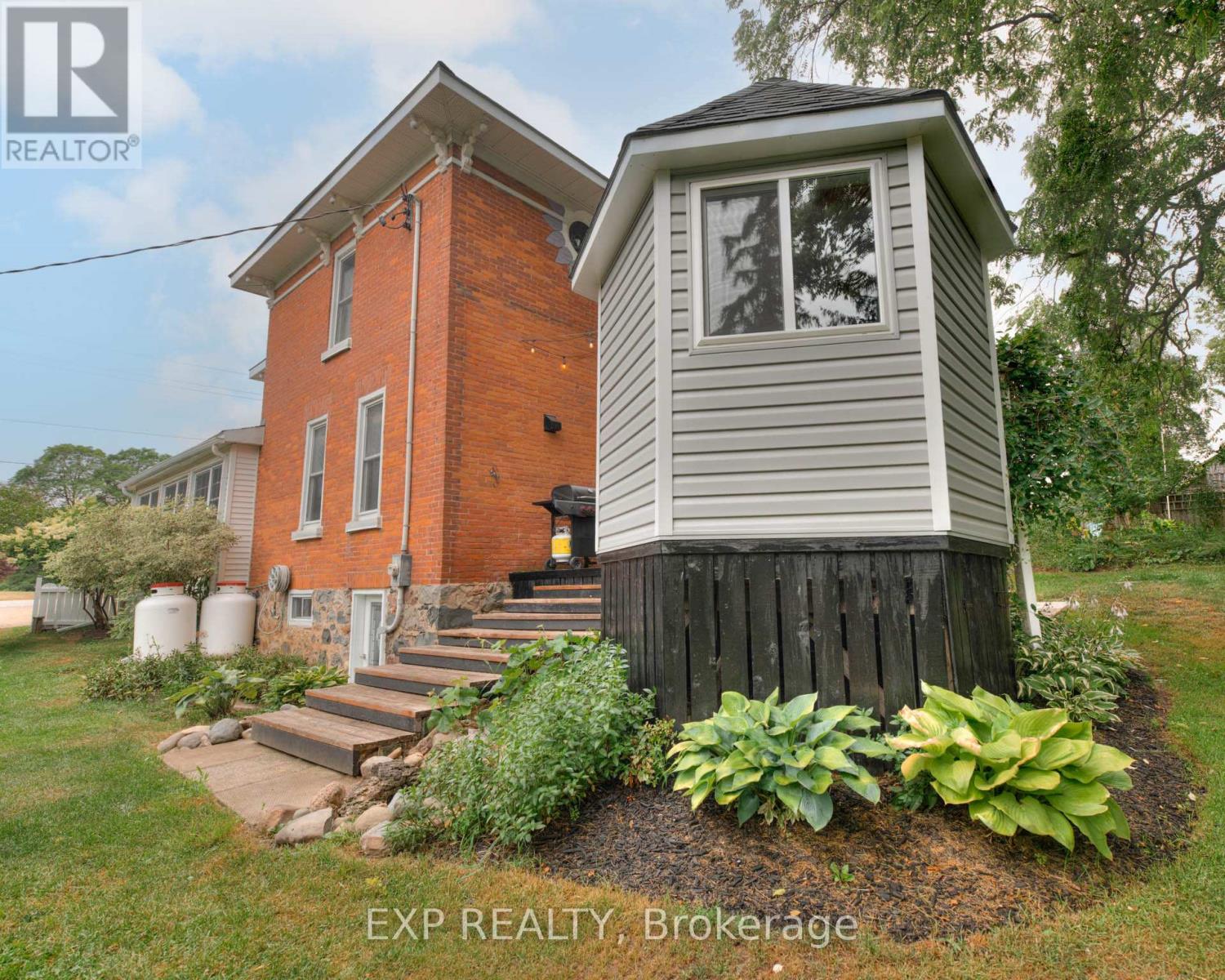 Photo 36 of 2027 Victoria Street, Howick ON