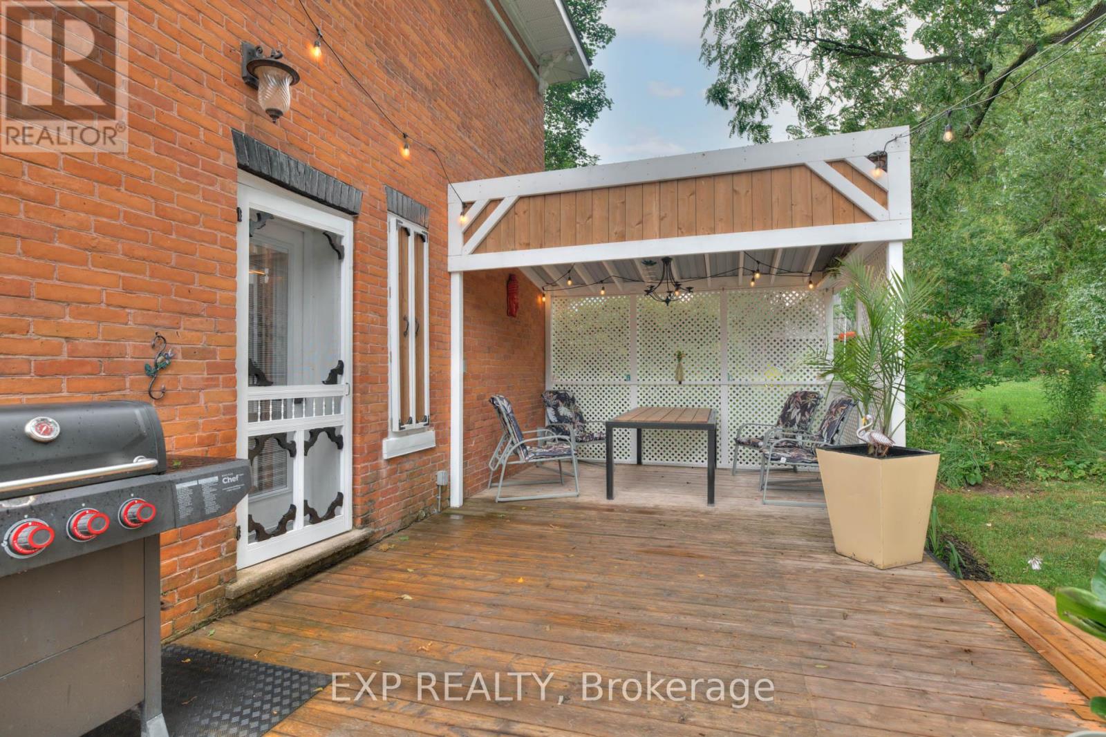 Photo 37 of 2027 Victoria Street, Howick ON