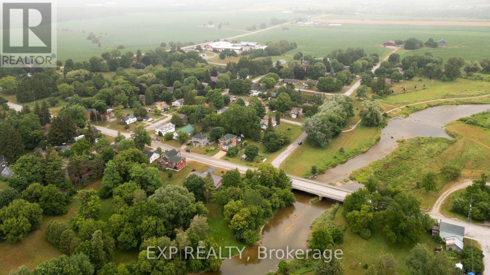 Photo 50 of 2027 Victoria Street, Howick ON
