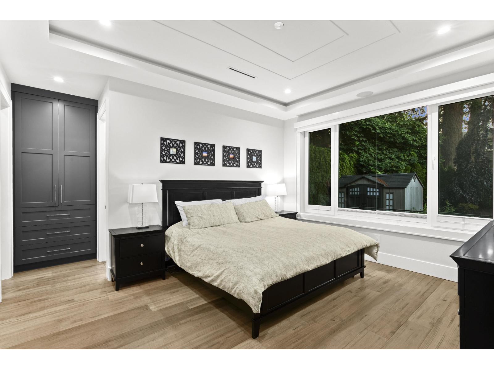 13141 MARINE DRIVE, Surrey