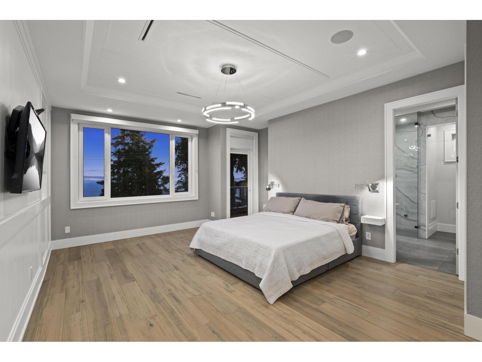 13141 MARINE DRIVE, Surrey