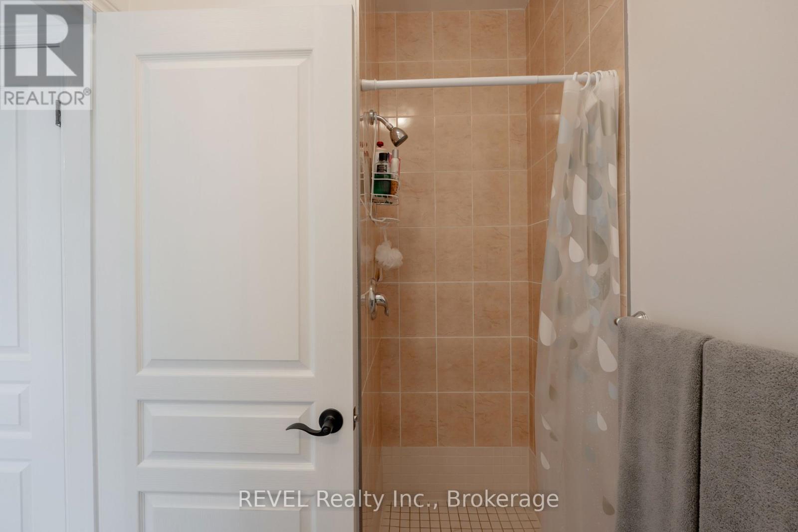 Photo 12 of 104 6045 Dunn Street, Niagara Falls ON