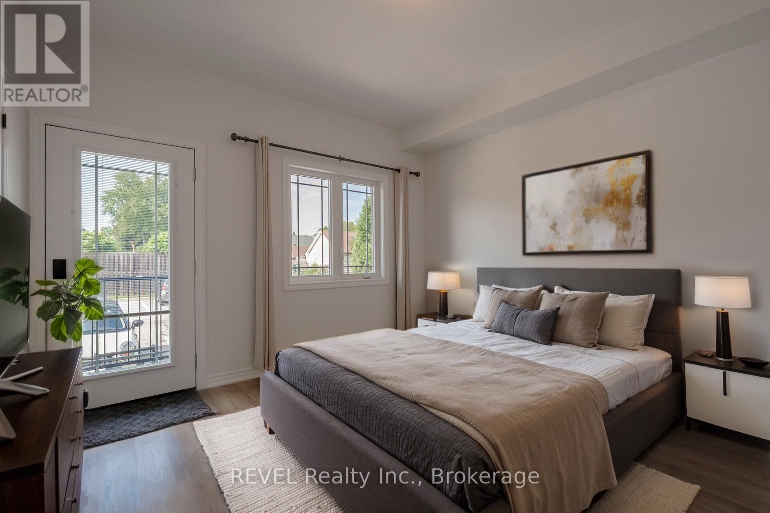 Photo 8 of 104 6045 Dunn Street, Niagara Falls ON