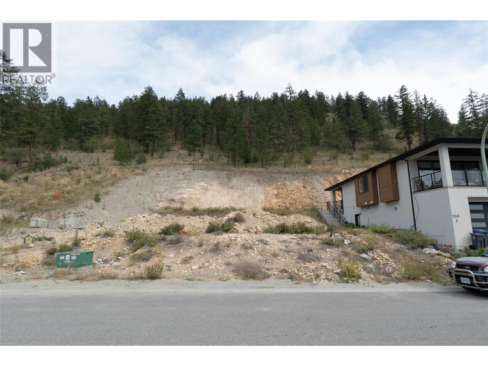  1253 Lone Pine Drive, Kelowna