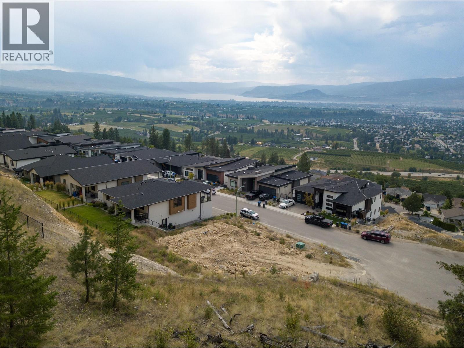  1253 Lone Pine Drive, Kelowna