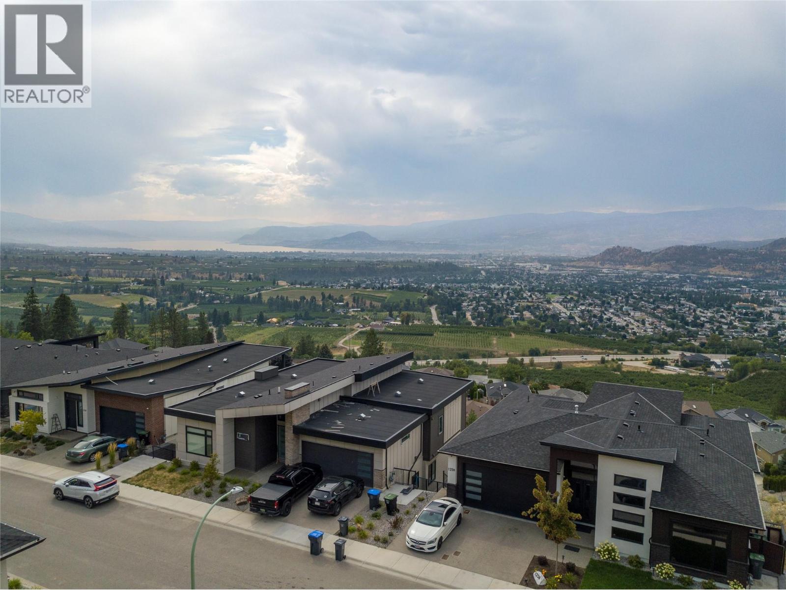  1253 Lone Pine Drive, Kelowna