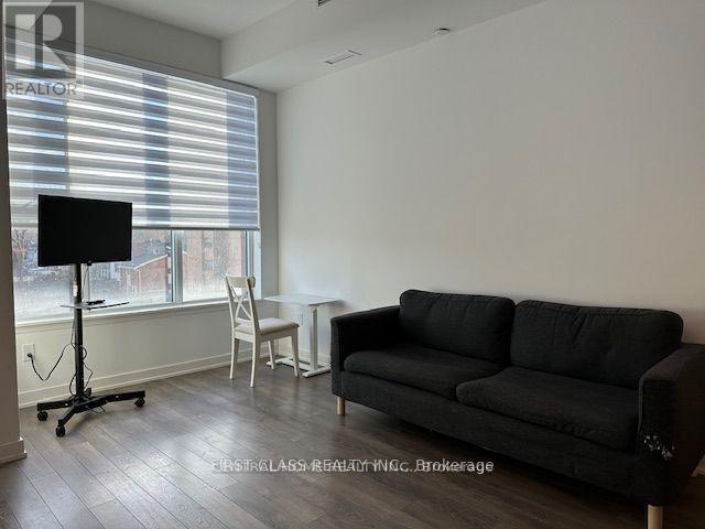 Photo 3 of 403 1 Cardiff Road, Toronto ON
