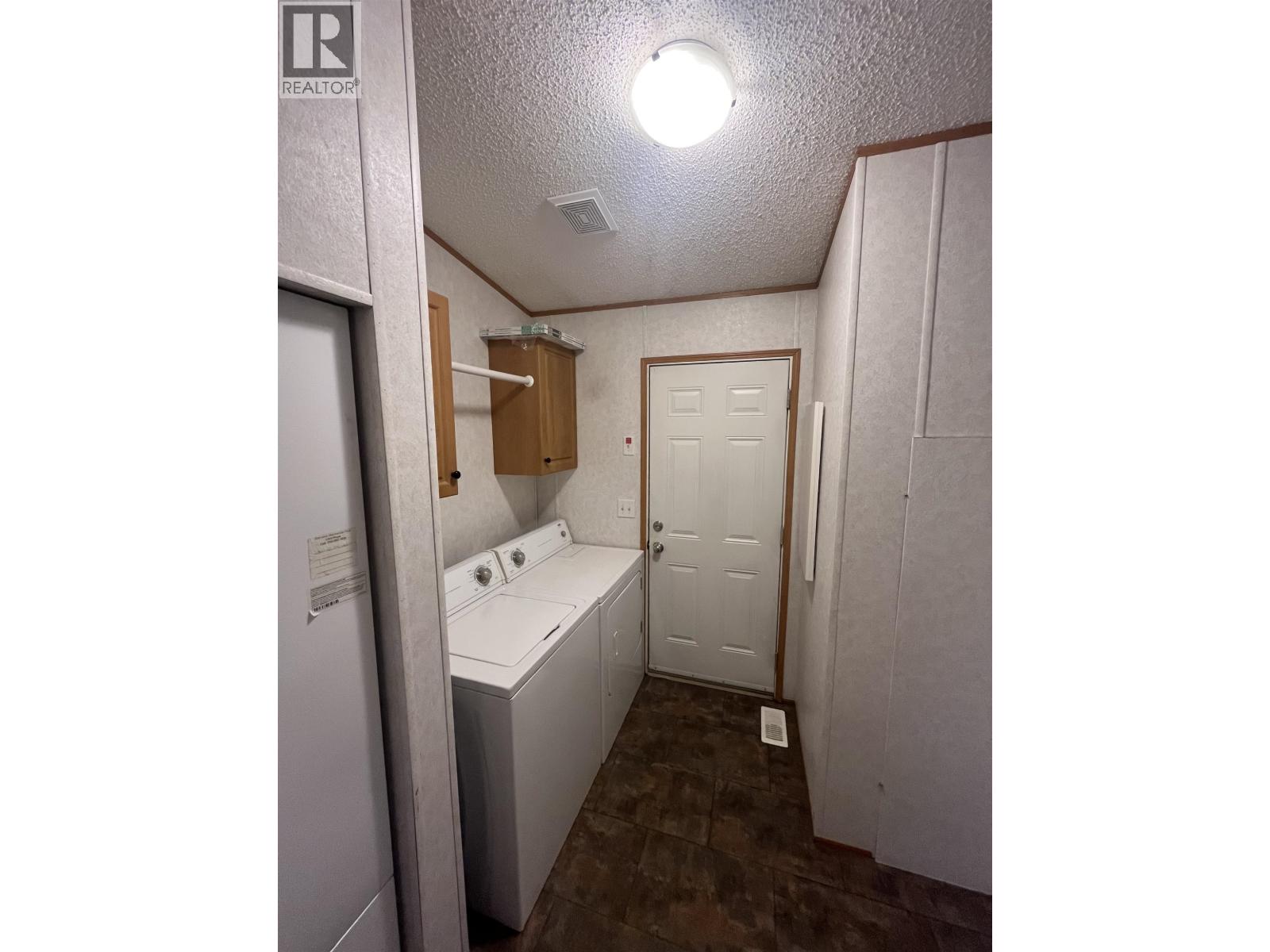 Photo 8 of 7927 85 A Avenue, Fort St John BC
