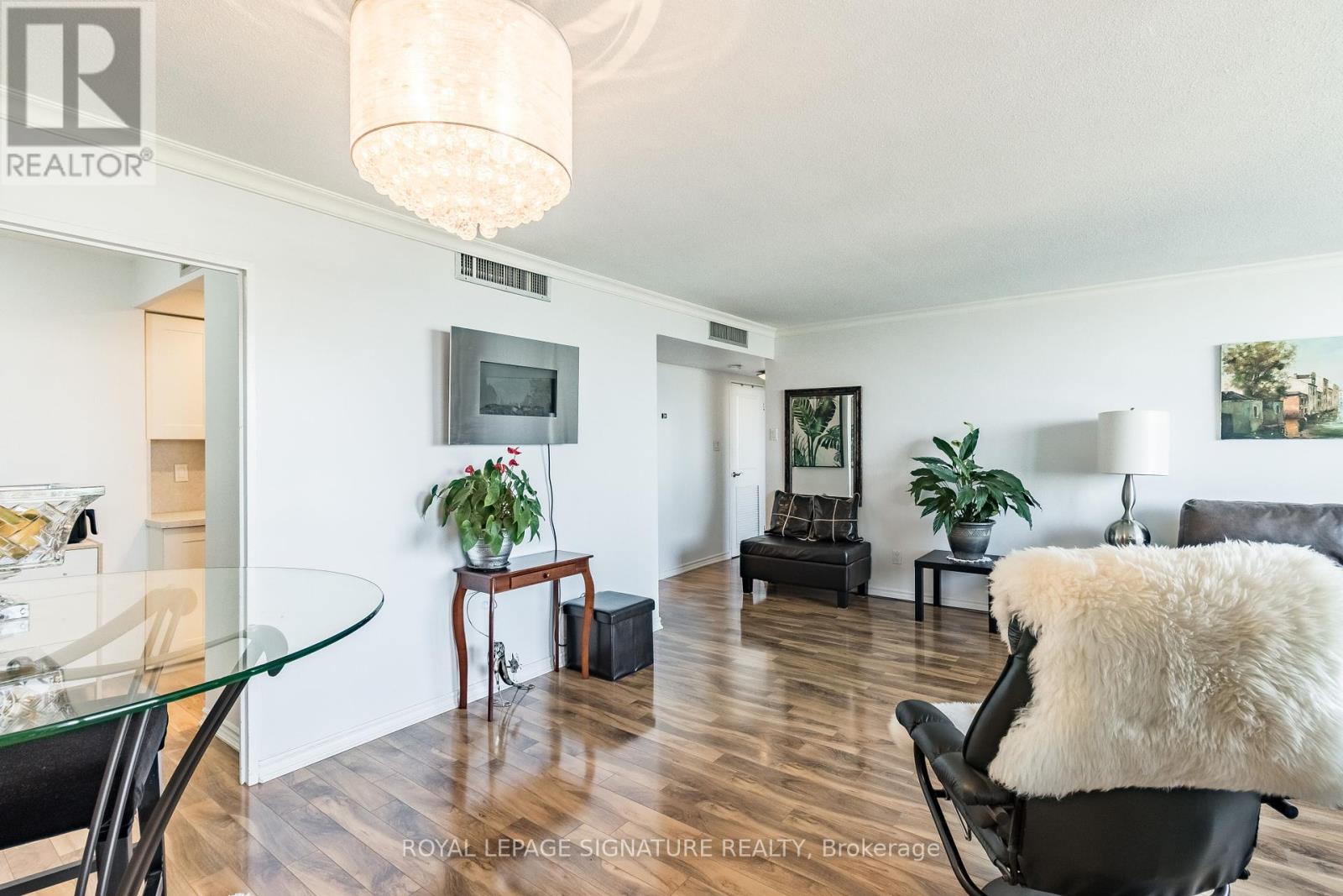 Photo 9 of 1208 1333 Bloor Street, Mississauga ON
