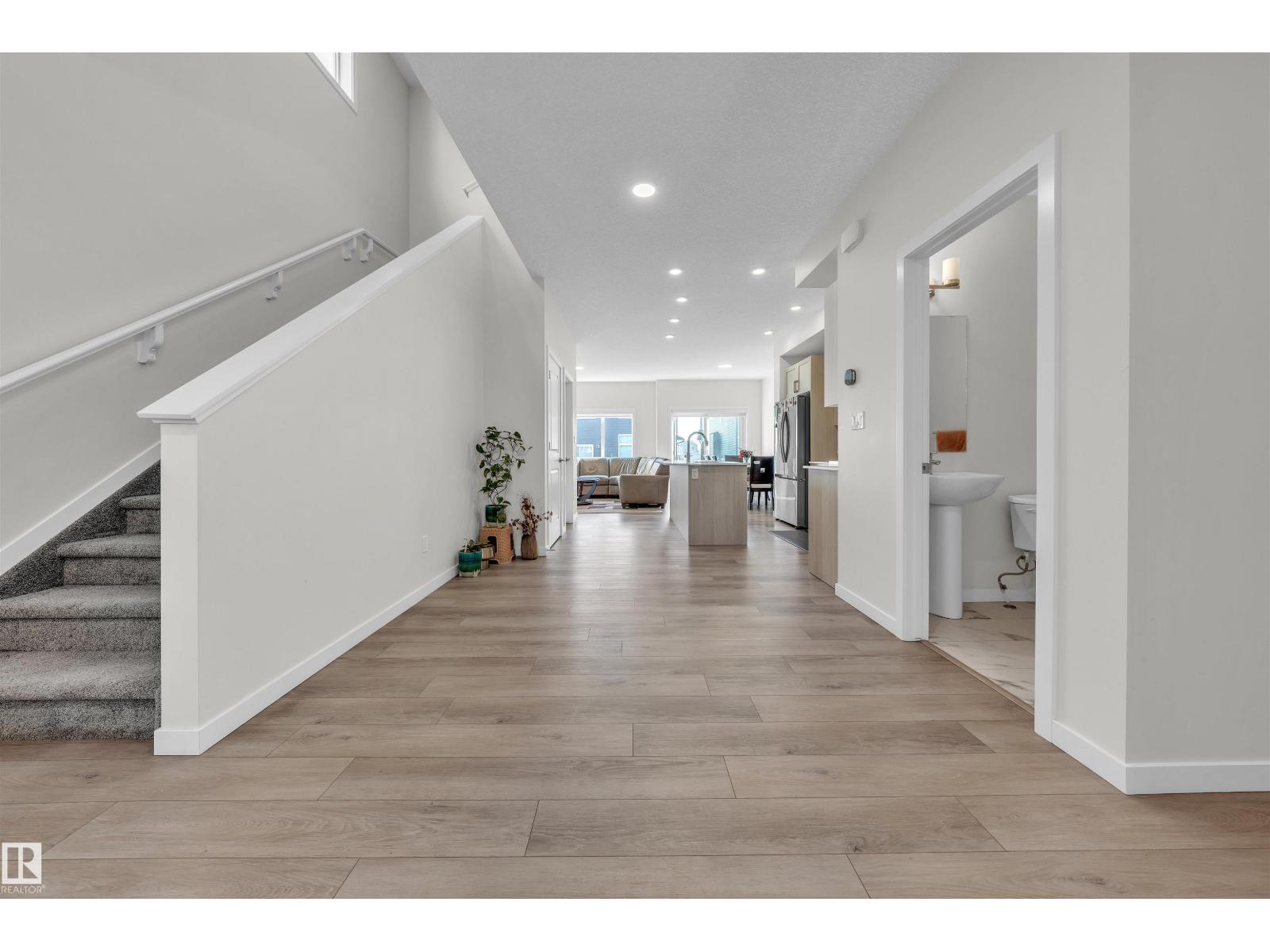 Photo 6 of 226 Orchards Bv Sw Sw, Edmonton AB