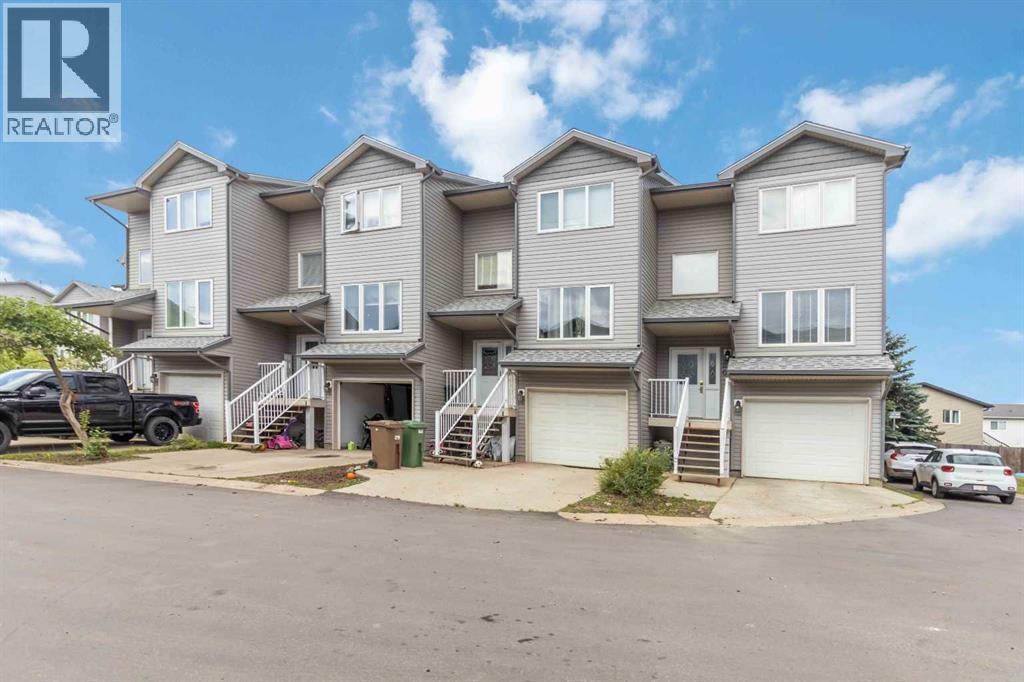 Photo 1 of 20 100 Albion Drive, Fort Mcmurray AB