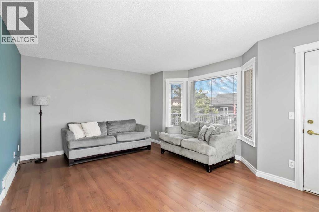 Photo 3 of 20 100 Albion Drive, Fort Mcmurray AB