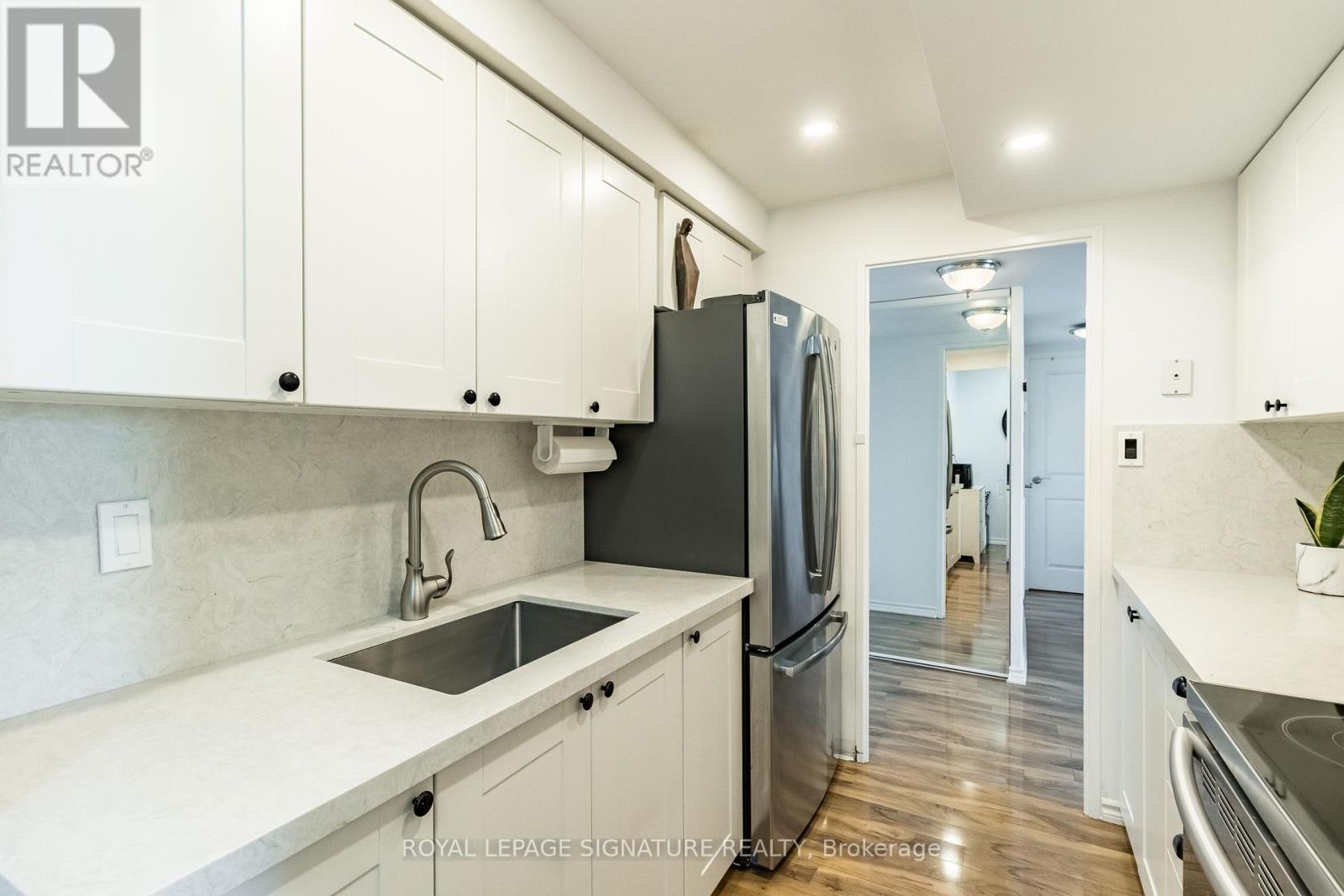 Photo 8 of 1208 1333 Bloor Street, Mississauga ON