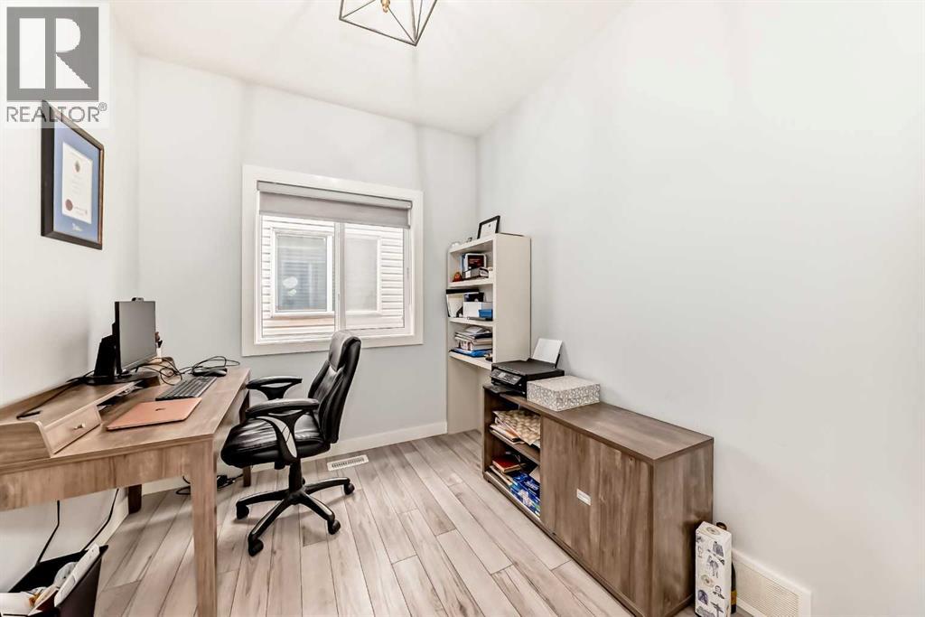 Photo 5 of 235 Savanna Way Ne, Calgary AB