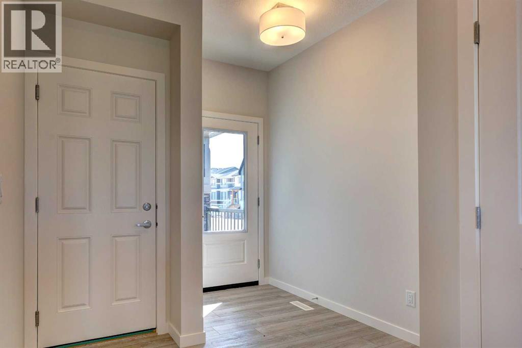 Photo 30 of 98 Silver Spruce Road Sw, Calgary AB