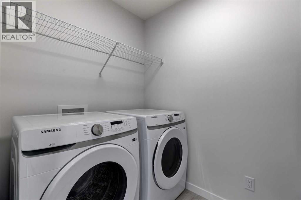 Photo 9 of 98 Silver Spruce Road Sw, Calgary AB