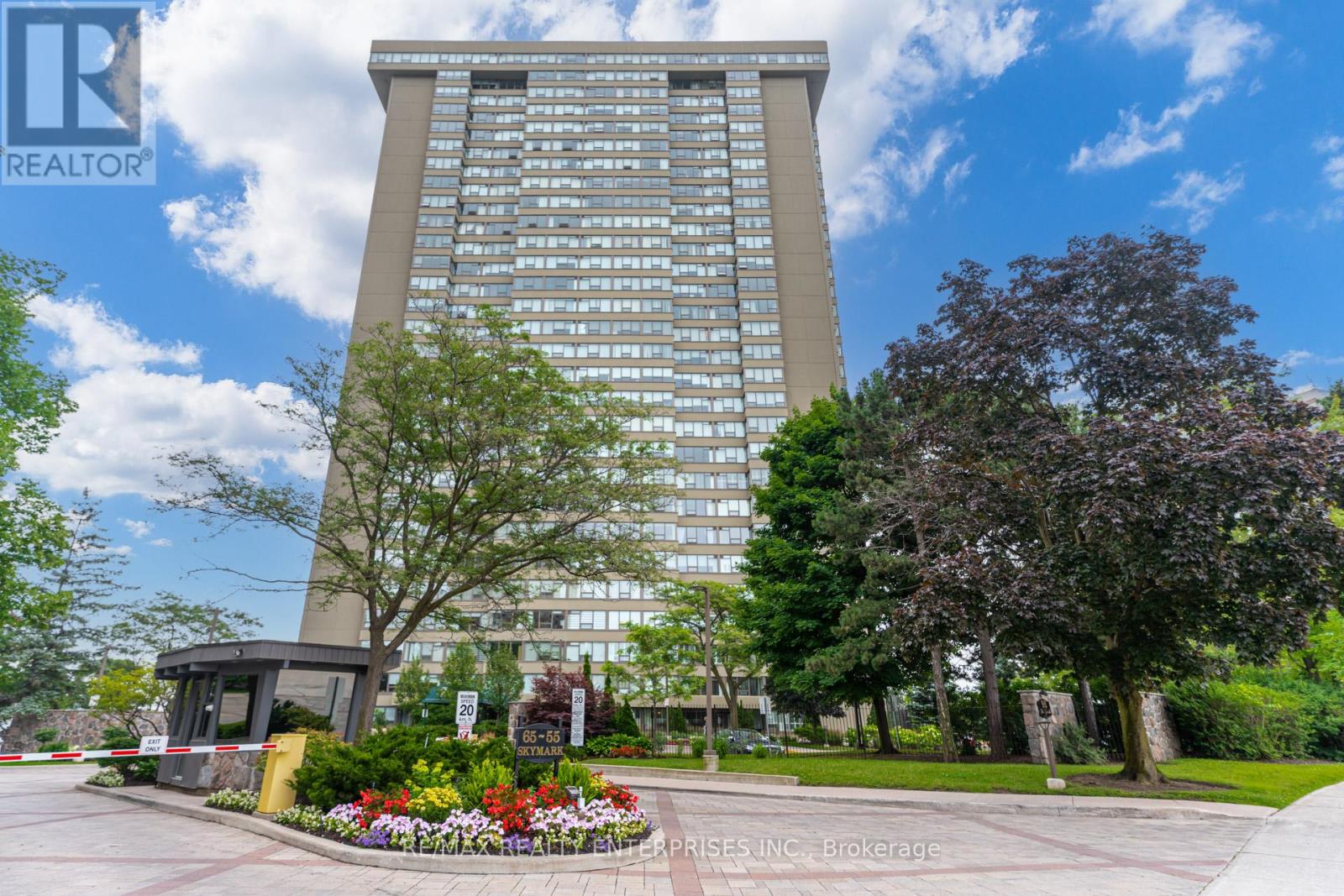 Photo 2 of 205 55 Skymark Drive, Toronto ON