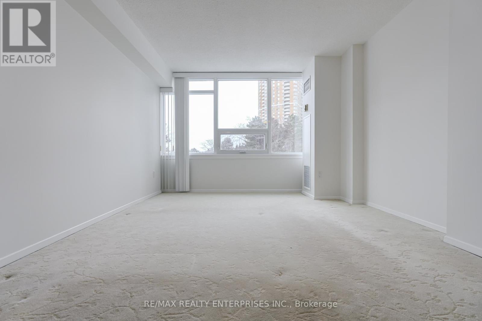 Photo 16 of 205 55 Skymark Drive, Toronto ON