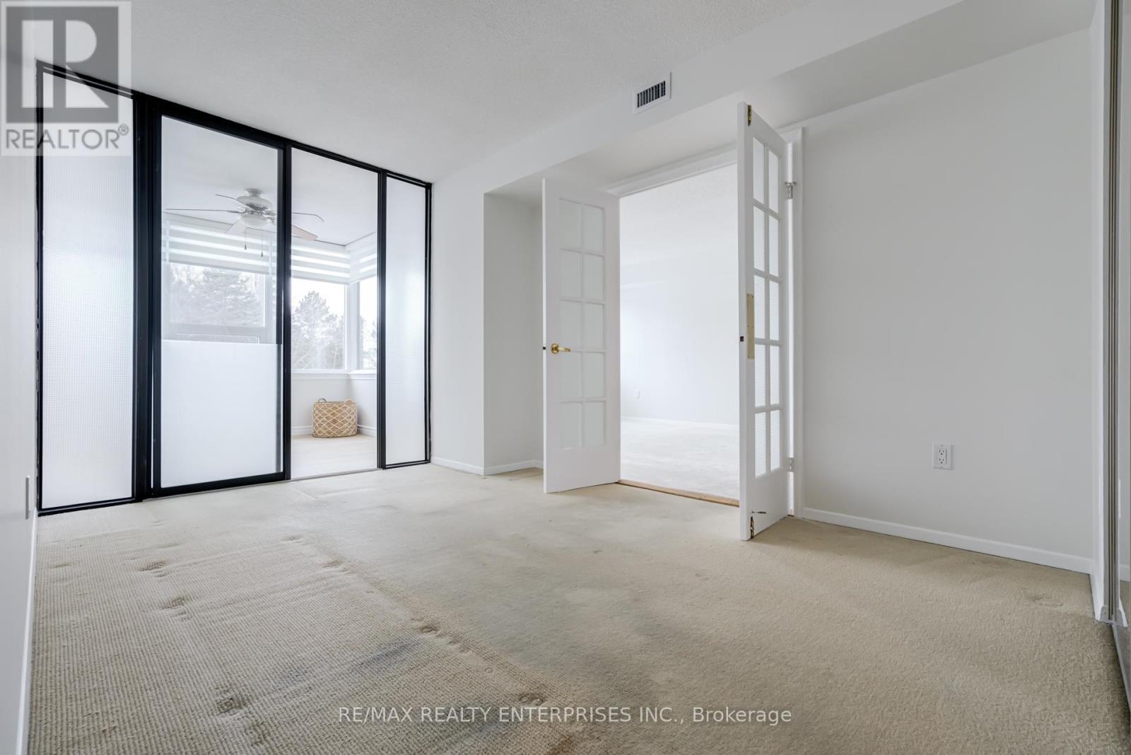 Photo 13 of 205 55 Skymark Drive, Toronto ON