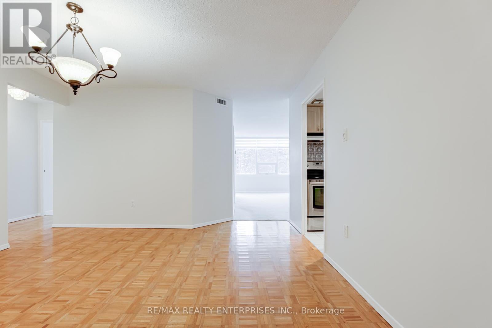 Photo 27 of 205 55 Skymark Drive, Toronto ON