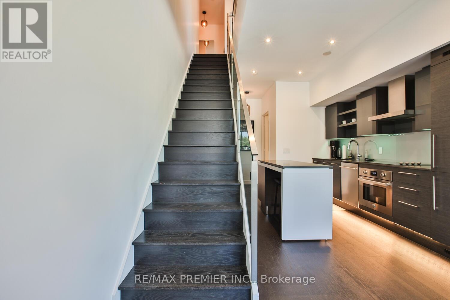 Photo 2 of 106 1030 King Street W, Toronto ON