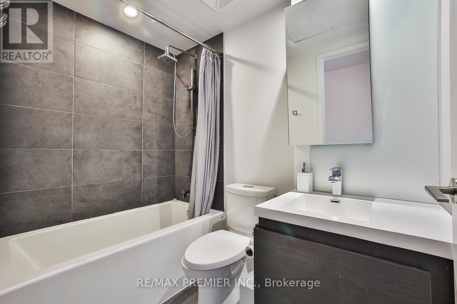 Photo 17 of 106 1030 King Street W, Toronto ON