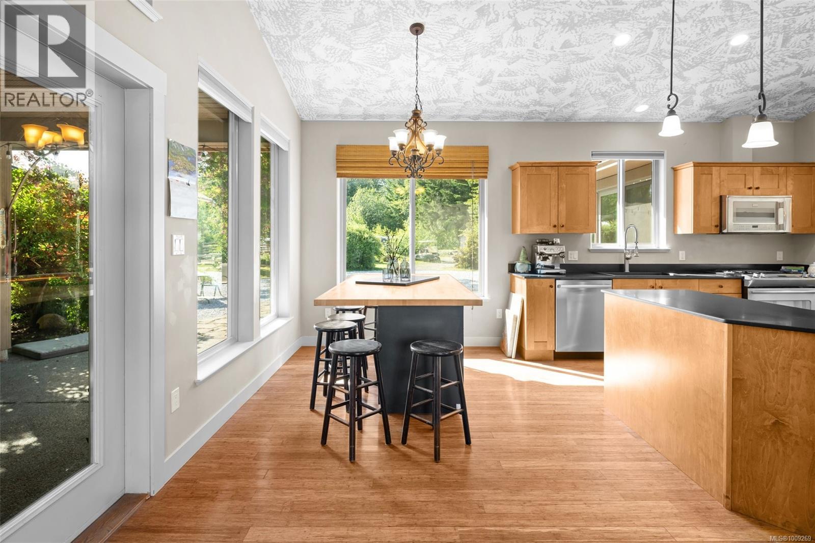 Photo 10 of 3700 Hankins Rd, Duncan BC