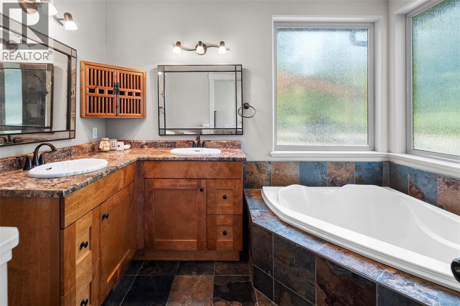 Photo 17 of 3700 Hankins Rd, Duncan BC