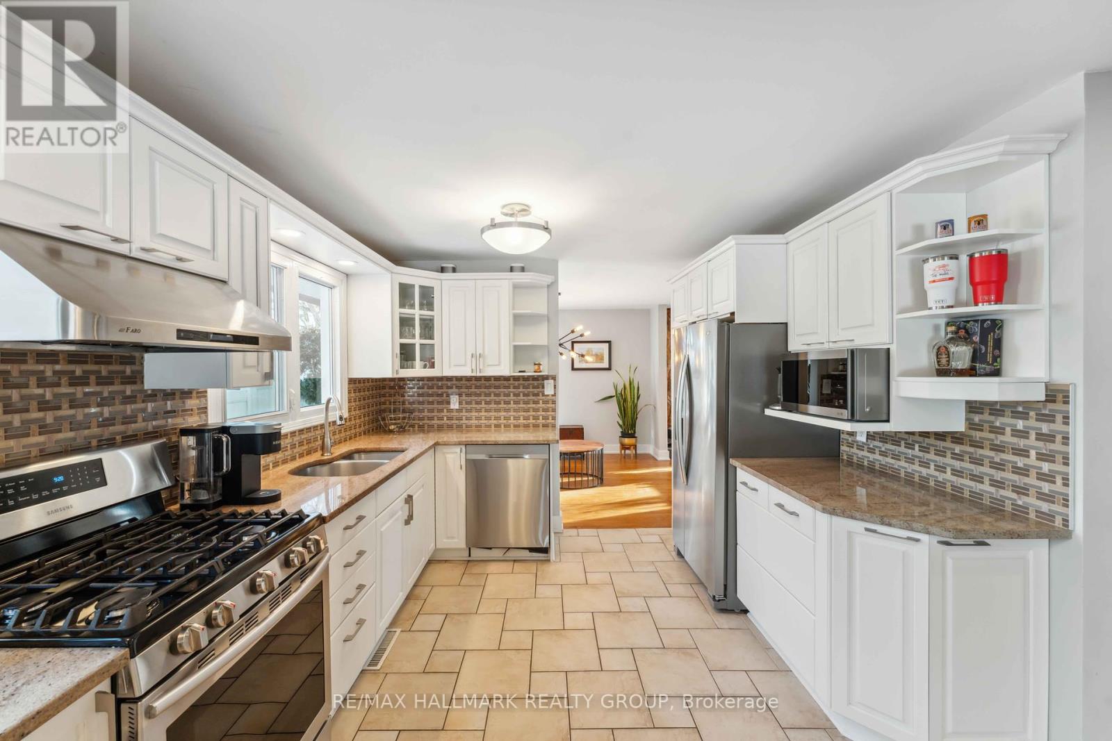 Photo 11 of 2425 Ogilvie Road, Ottawa ON