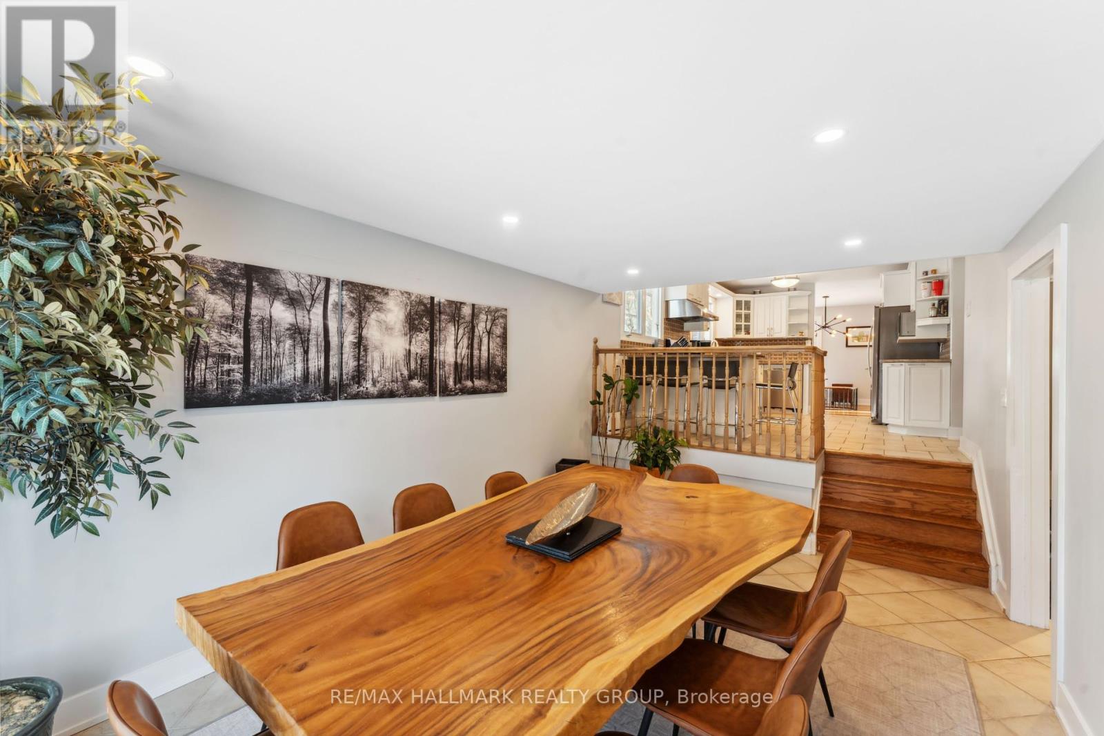 Photo 14 of 2425 Ogilvie Road, Ottawa ON