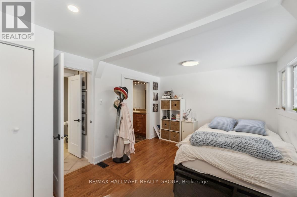 Photo 18 of 2425 Ogilvie Road, Ottawa ON